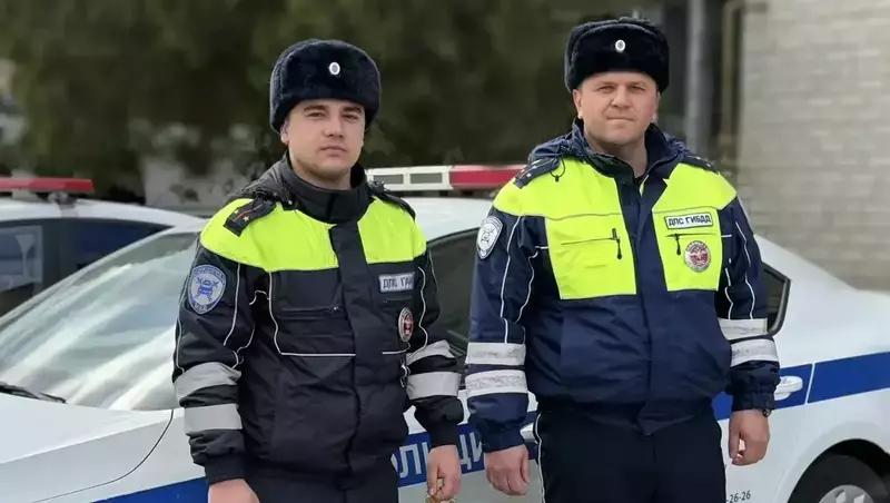 Патрульные на Ставрополье ночью отбуксировали авто с поломкой двигателя