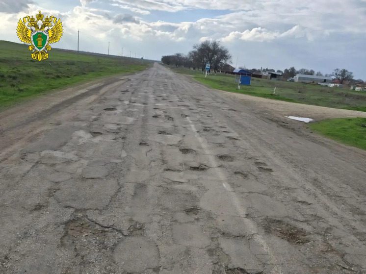 По требованию прокуратуры в Ипатовском округе отремонтируют дороги