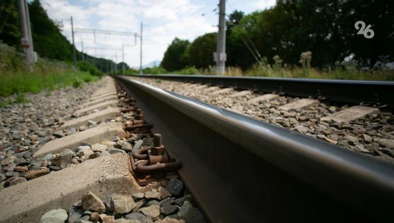 Поезд из Минвод опаздывает на 4,5 часа из-за задержки на Крымском мосту