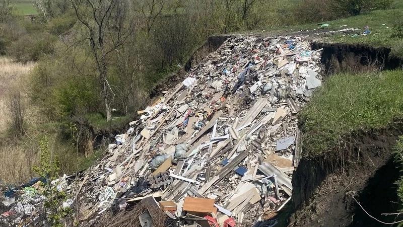 Прокуратура нашла огромные свалки мусора около реки Мутнянки в Ставрополе