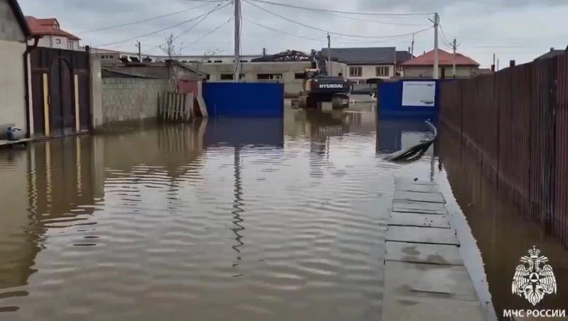 Рынок в Дагестане унесло потоком воды — СМИ