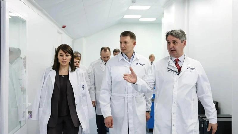 Сенатор Александр Двойных посетил Геномный центр в Ставрополе