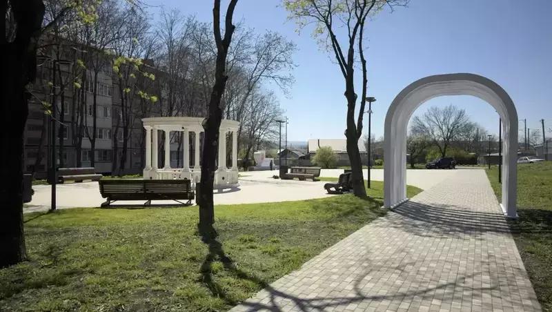 Сквер около ЗАГСа в Ессентуках благоустроили по нацпроекту