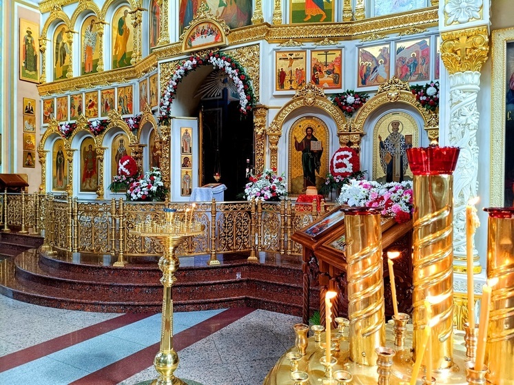 Священник рассказал ставропольцам о правилах и традициях Радоницы