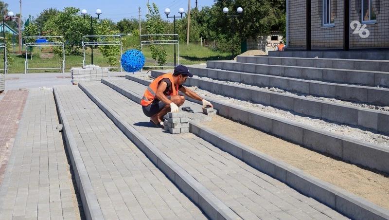 Территорию храма благоустроили в селе Благодарненского округа