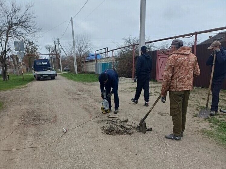 В двух хуторах Советского округа Ставрополья провели ямочный ремонт
