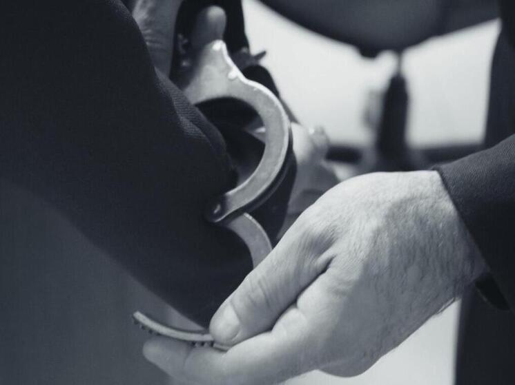 В КЧР полицейский арестован за подброс наркотиков ради «показателей»