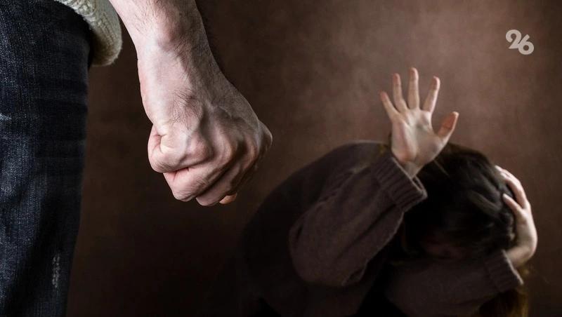 В Нефтекумске мужчина насмерть забил жену во время ссоры из ревности