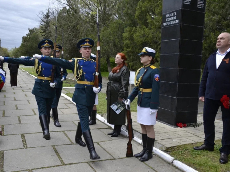 В Невинномысске почтили память ликвидаторов аварии на Чернобыльской АЭС в 40-ю годовщину трагедии