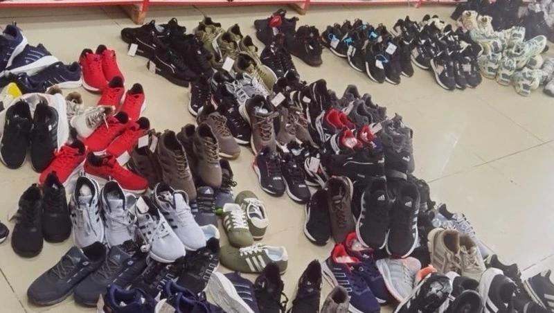 В Пятигорске таможенники изъяли более 2,5 тыс. контрафактных товаров