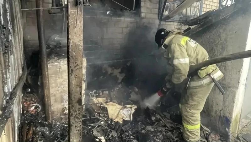 В селе Кочубеевского округа пожарные потушили огонь в частном доме