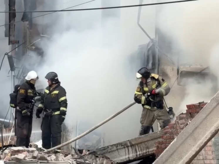 Во Владикавказе после хлопка на складе спасатели разбирают завалы: один человек погиб, 14 пострадали