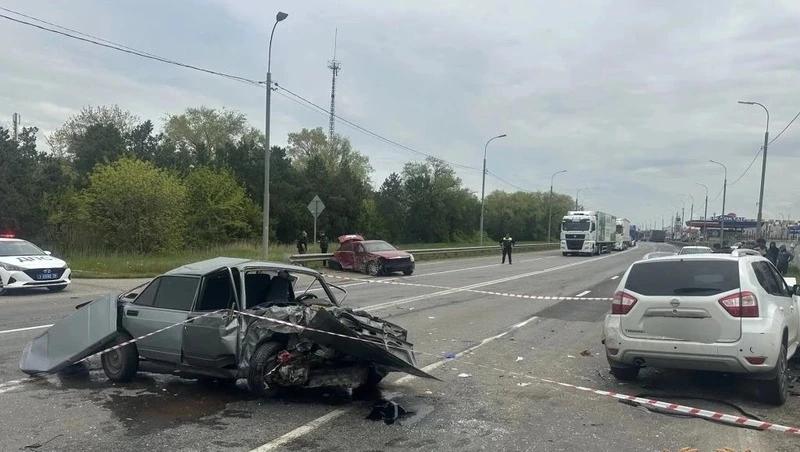 Бесправник на&nbsp;&laquo;семёрке&raquo; устроил массовое ДТП в&nbsp;Невинномысске, четверо в&nbsp;больнице