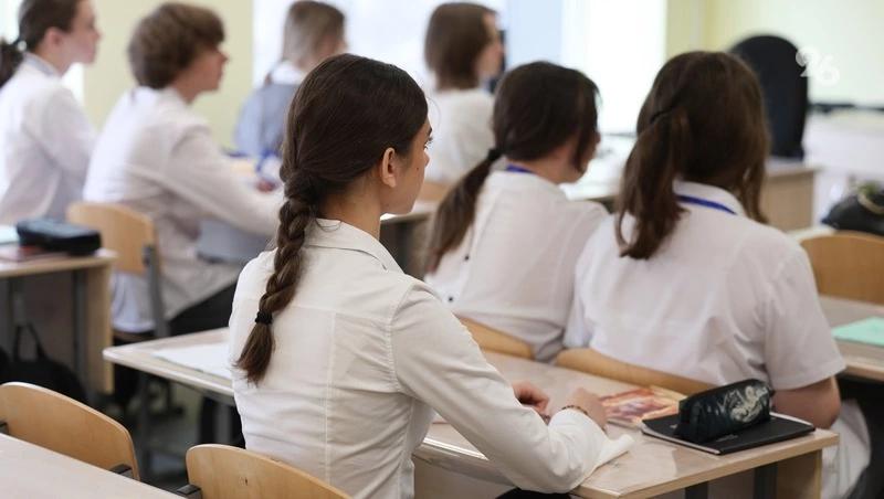 Каникулы у школьников России начнутся в этом году 27 мая