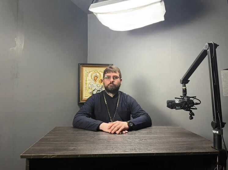 «Кто им разрешил эти съемки?»: ставропольский священник Антоний Скрынников возмутился работой участников «Битвы экстрасенсов» на зеленокумском кладбище