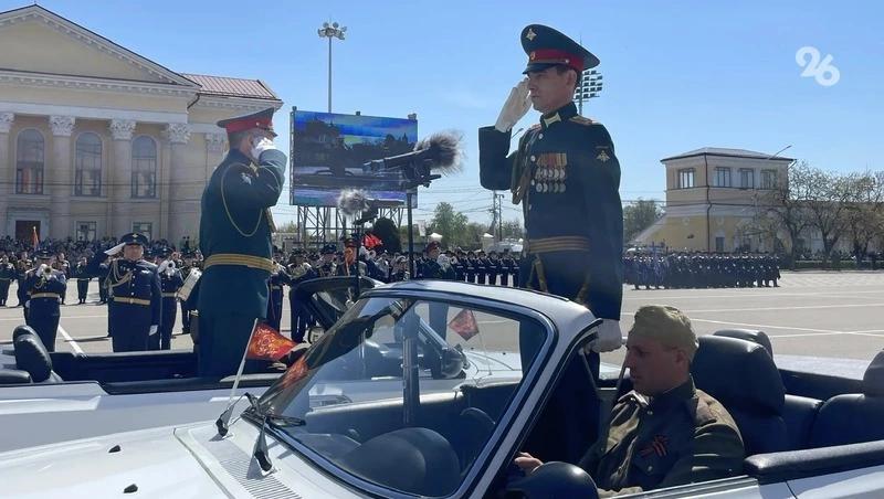 Парад Победы проходит на площади Ленина в Ставрополе