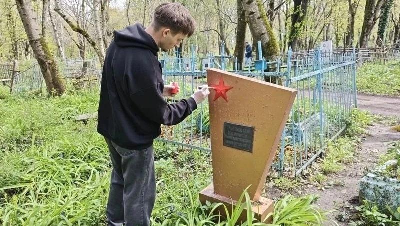Почти 700 воинских могил привели в порядок на Даниловском кладбище Ставрополя