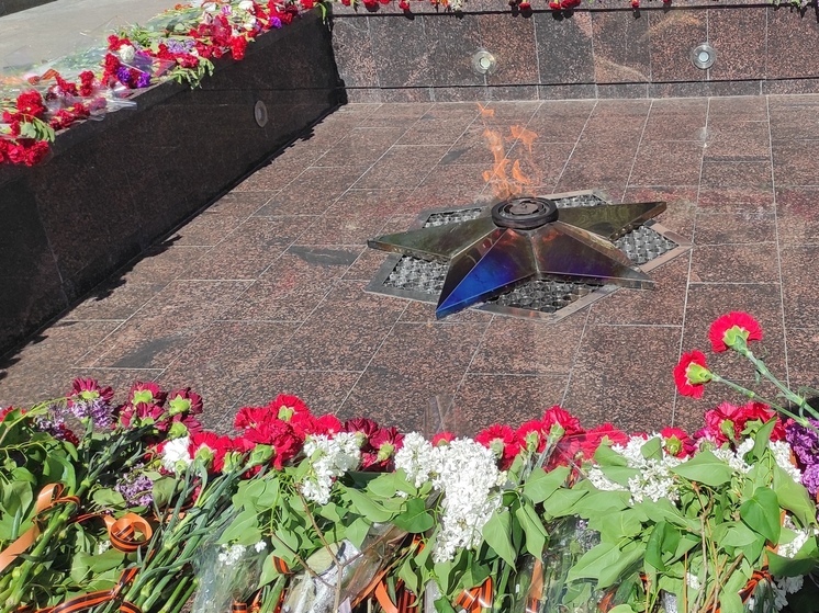 Поколения памяти: почему у Вечного огня в Кисловодске всегда живые цветы