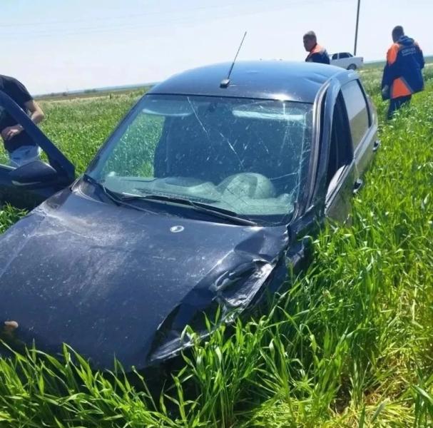Рыбаков спасли из перевернувшейся &laquo;Нивы&raquo; на трассе Астрахань &mdash; Ставрополь