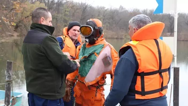 Спасая тонущего, надо учитывать его вес &mdash; ставропольский водолаз Иван Уралёв