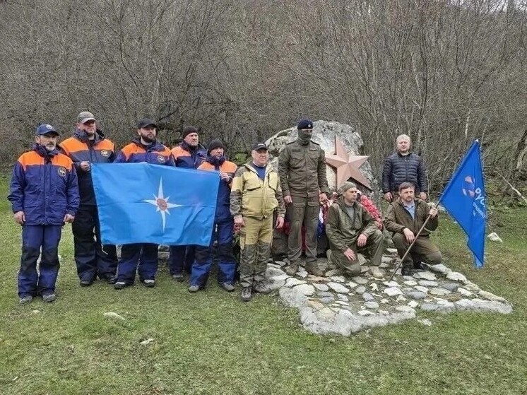 Спасатели КЧР приняли участие в восстановлении мемориала «Оборонная тропа – Западный Кавказ»