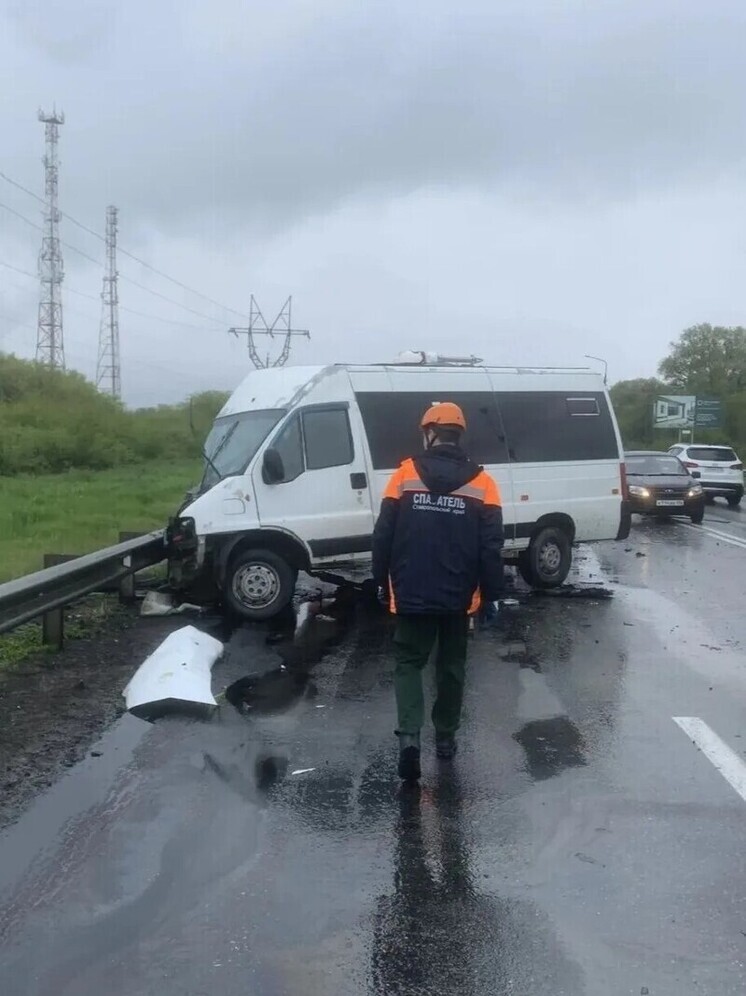 Спасатели ПАСС СК оказали помощь пострадавшим в ДТП в Невинномысске