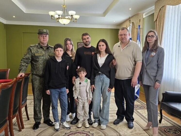 Участника СВО из Предгорного округа Ставрополья наградили медалью Суворова