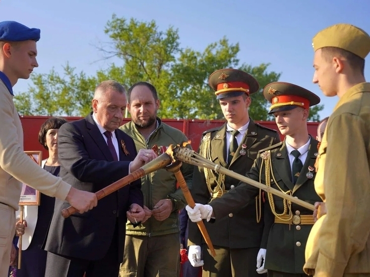 В Арзгирский округ Ставрополья доставили частицу Вечного огня из Волгограда