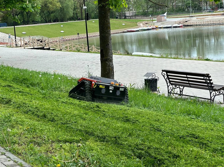 В Кисловодске показали роботизированные косилки для работы на склонах