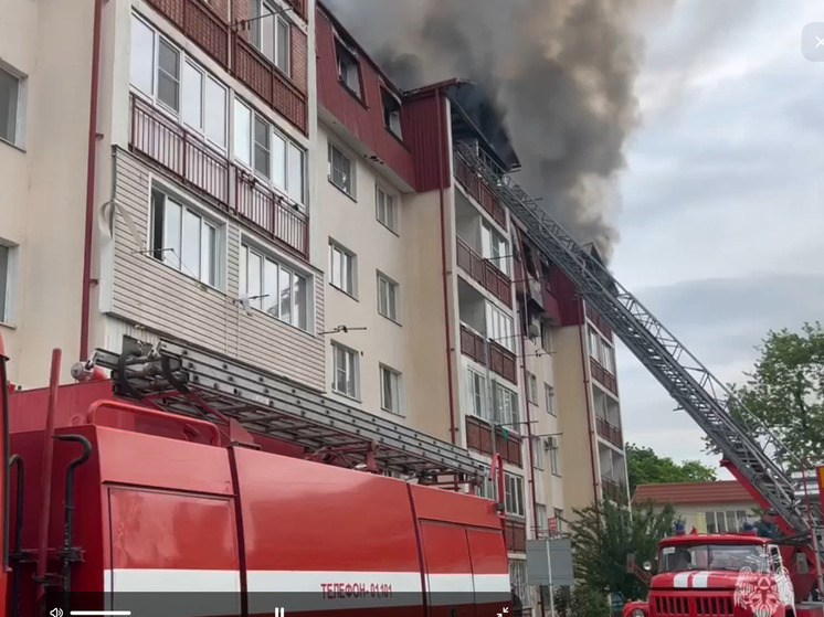 В Нальчике загорелась квартира и кровля многоэтажки: пострадавшие доставлены в больницу
