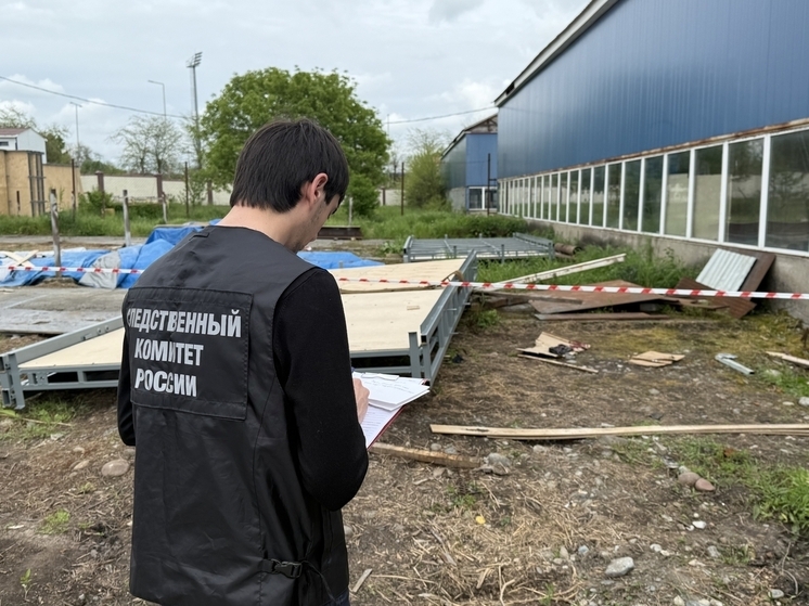В Назрани рабочий погиб при падении конструкции на производстве рекламных щитов